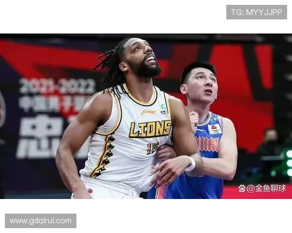 南京篮球队与武汉篮球队的较量分析与战术总结